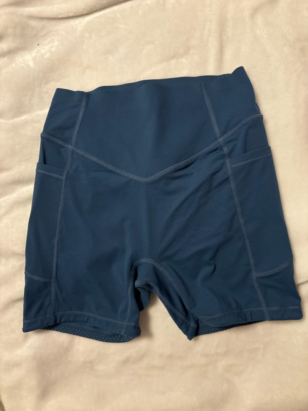 HALARA Women's Athletic Shorts — Navy Blue Pocket Bike Shorts
